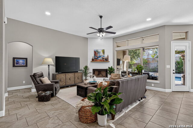 8622 Monterey Fls Property Photo 6
