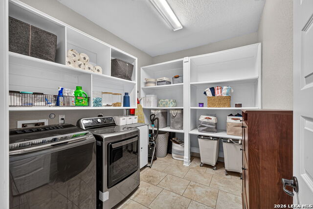 8622 Monterey Fls Property Photo 32