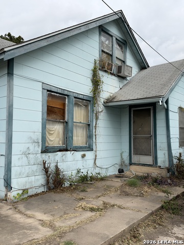 135 E Mayfield Property Photo 3