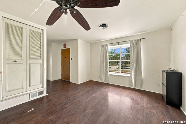 5703 Seacomber Pl Property Photo 3