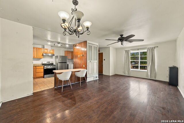 5703 Seacomber Pl Property Photo 4