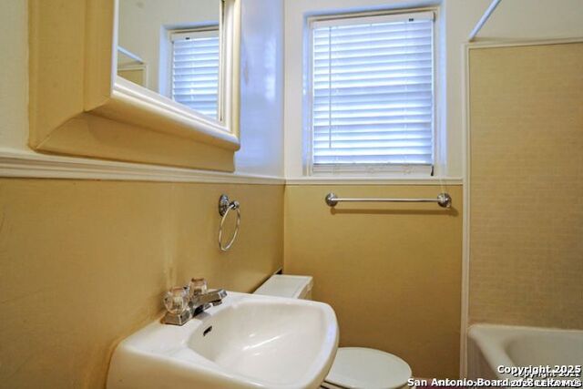 415 Alamo Heights Blvd Property Photo 8