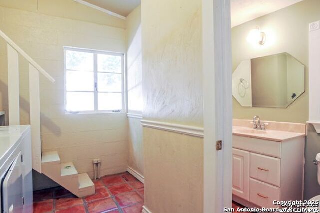 415 Alamo Heights Blvd Property Photo 10