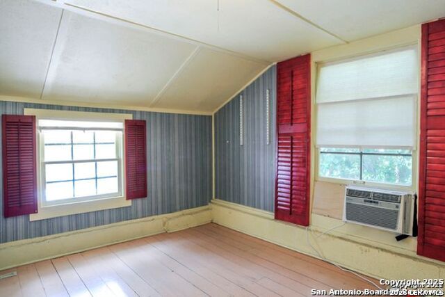 415 Alamo Heights Blvd Property Photo 12
