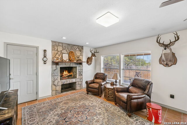 1066 Raices Road Property Photo 5