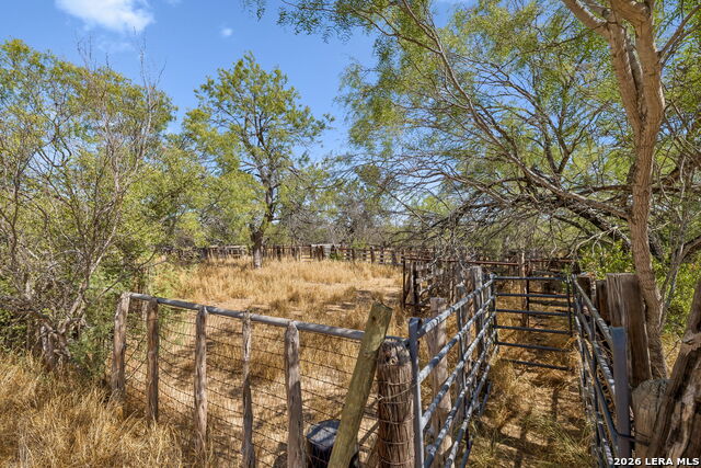 1066 Raices Road Property Photo 19