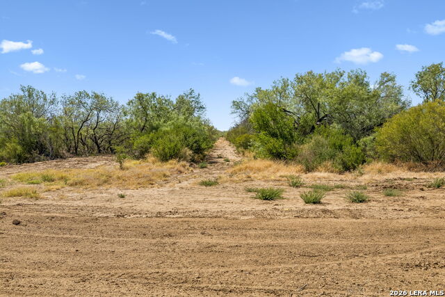 1066 Raices Road Property Photo 27