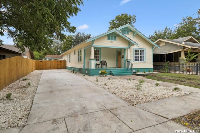 318 Devine Property Photo 3
