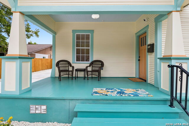 318 Devine Property Photo 5