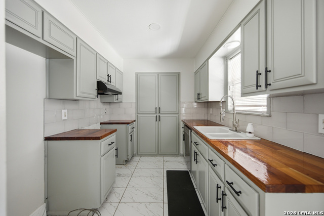 8810 Pertshire Property Photo 7