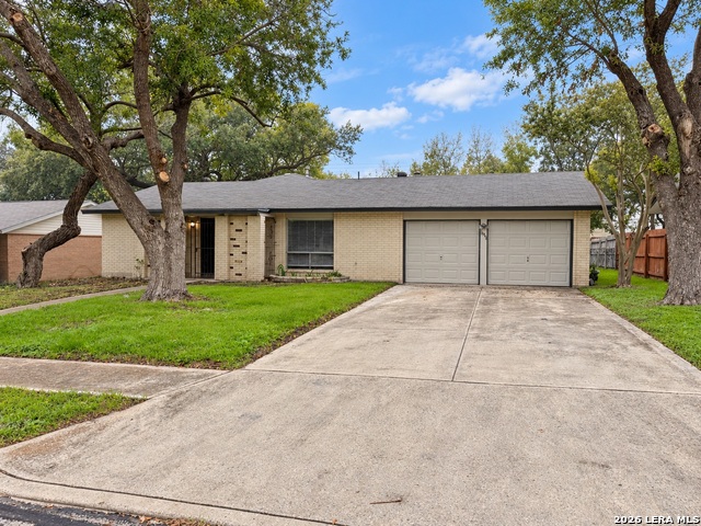10811 EDGEFIELD DR Property Photo 1