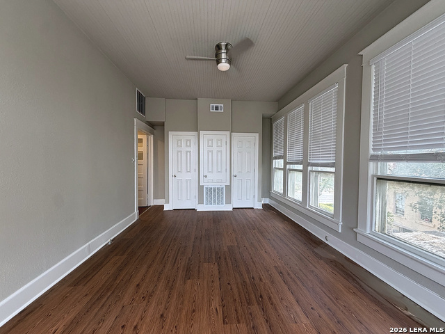 518 W French Place Property Photo 9