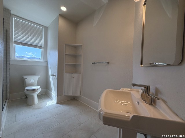 518 W French Place Property Photo 13