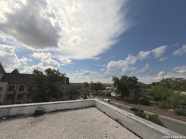 518 W French Place Property Photo 17