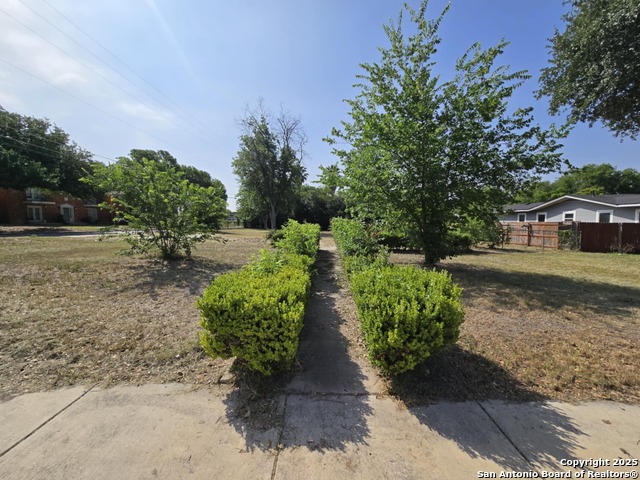 102 Leisure Dr Property Photo 9