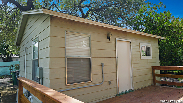 1506 Waverly Ave Studio Property Photo 1