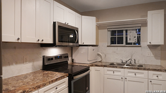 1506 Waverly Ave Studio Property Photo 6