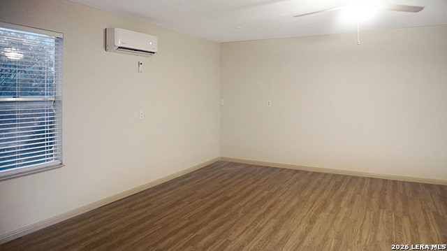 1506 Waverly Ave Studio Property Photo 8