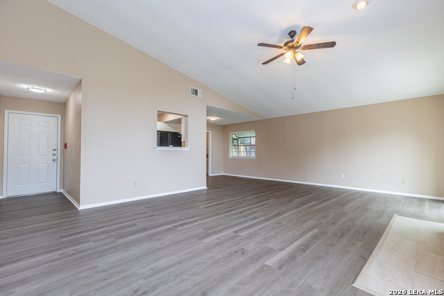 5814 Pineway St Property Photo 4