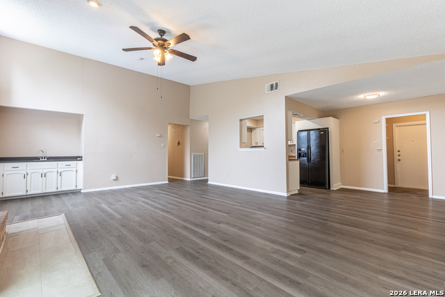 5814 Pineway St Property Photo 5