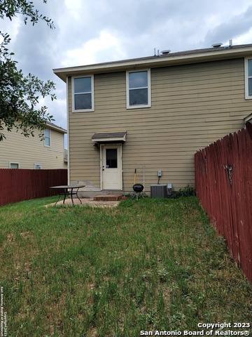 4822 Appleseed Ct Property Photo 5