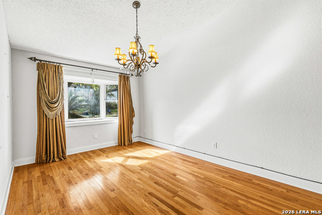 3325 Sherwin Dr Property Photo 4