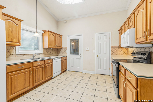 3325 Sherwin Dr Property Photo 9