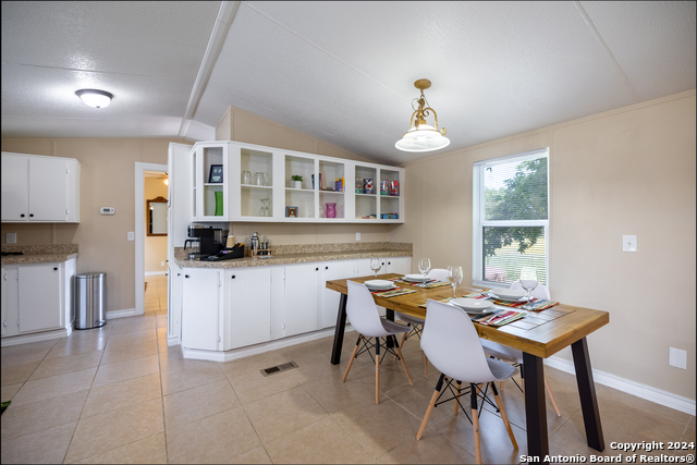 2301 Wegner Rd Property Photo 9