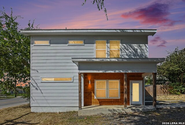 2507 E Commerce St Property Photo 1