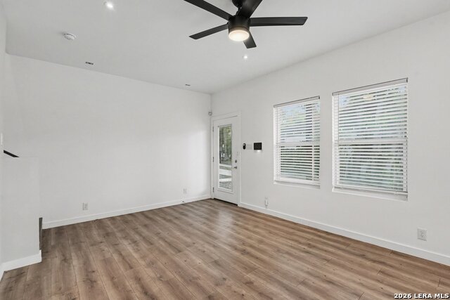 2507 E Commerce St Property Photo 5