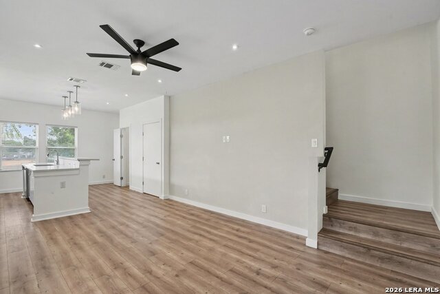 2507 E Commerce St Property Photo 6