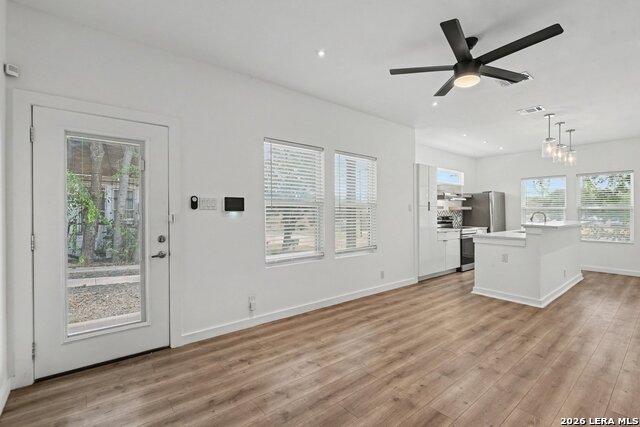 2507 E Commerce St Property Photo 7