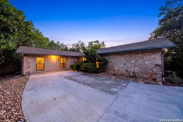 602 Coach Rd Property Photo 1