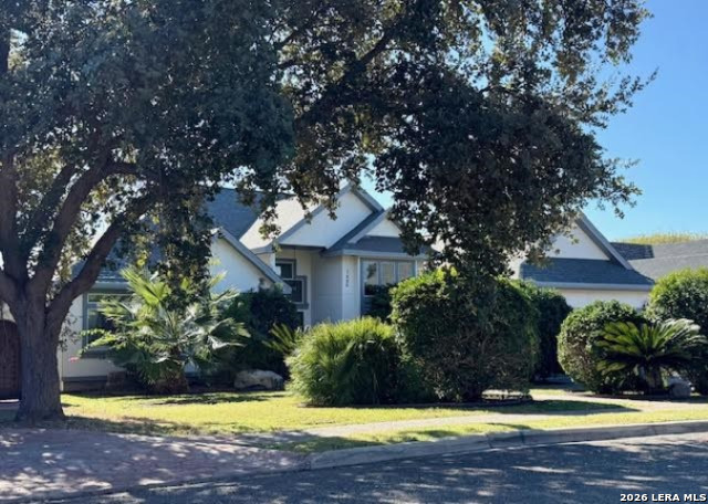 1826 Willow Creek Dr Property Photo 3