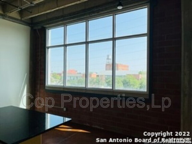 1331 S Flores St Property Photo 5