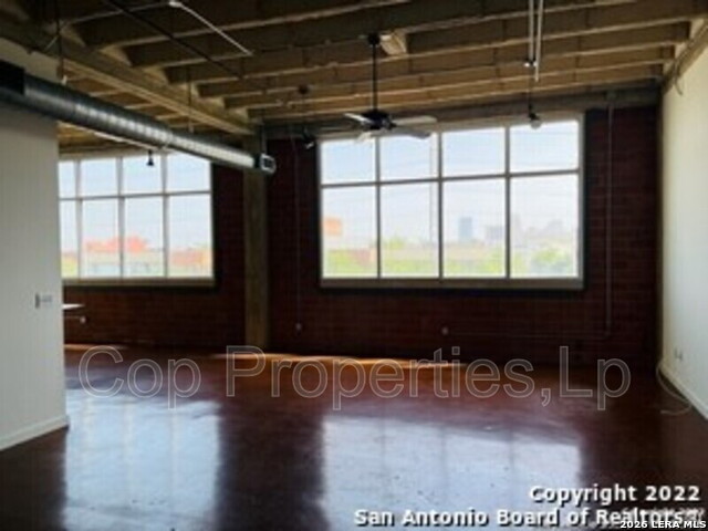 1331 S Flores St Property Photo 10
