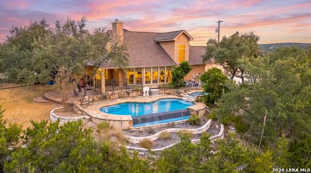 719 Backdrop Property Photo 1
