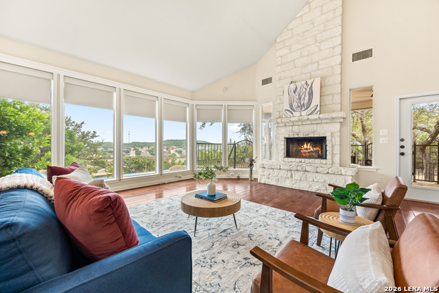 719 Backdrop Property Photo 2