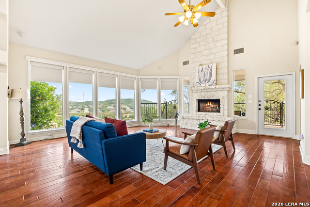 719 Backdrop Property Photo 12