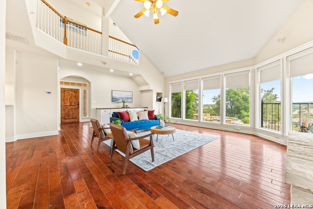 719 Backdrop Property Photo 15