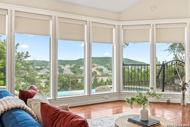 719 Backdrop Property Photo 16