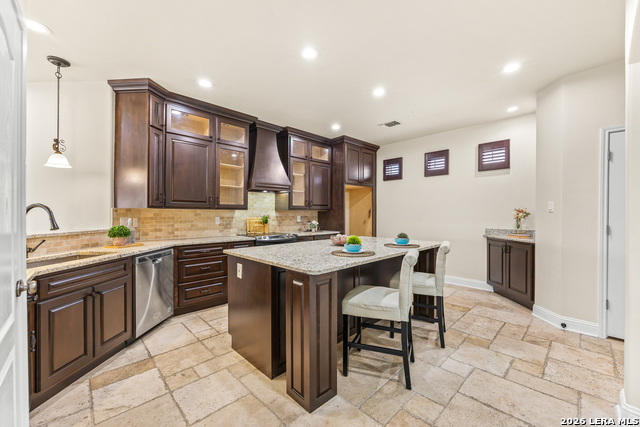 719 Backdrop Property Photo 19
