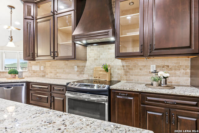 719 Backdrop Property Photo 23