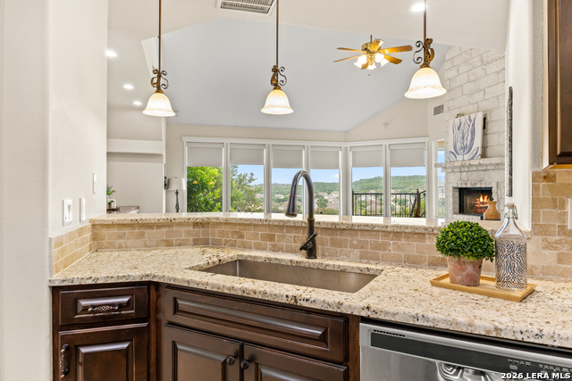 719 Backdrop Property Photo 24