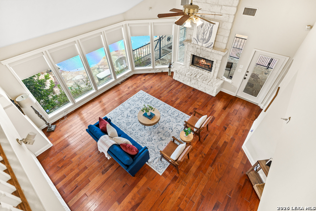 719 Backdrop Property Photo 33