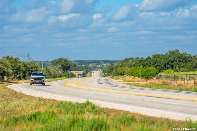 5541 W Us Highway 290 Property Photo 25