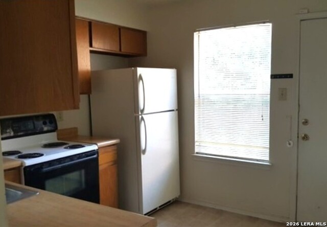 8913 Fall River Dr Property Photo 2