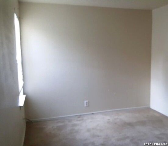 8913 Fall River Dr Property Photo 4