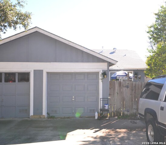 8913 Fall River Dr Property Photo 9