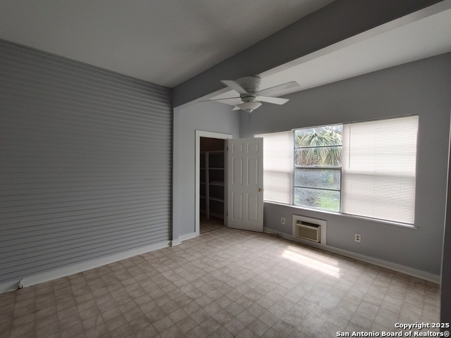 826 W Russell Property Photo 8
